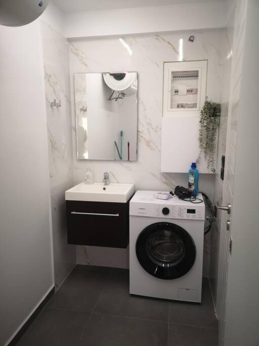 Ground Floor Apt. With Garden, Timfristou 86 Chalandri Athena Bagian luar foto